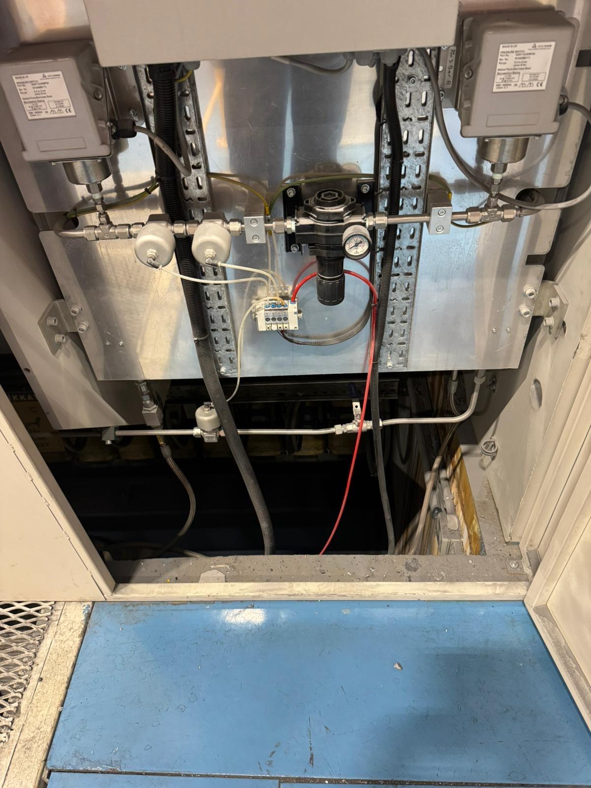 Air and pressure controls