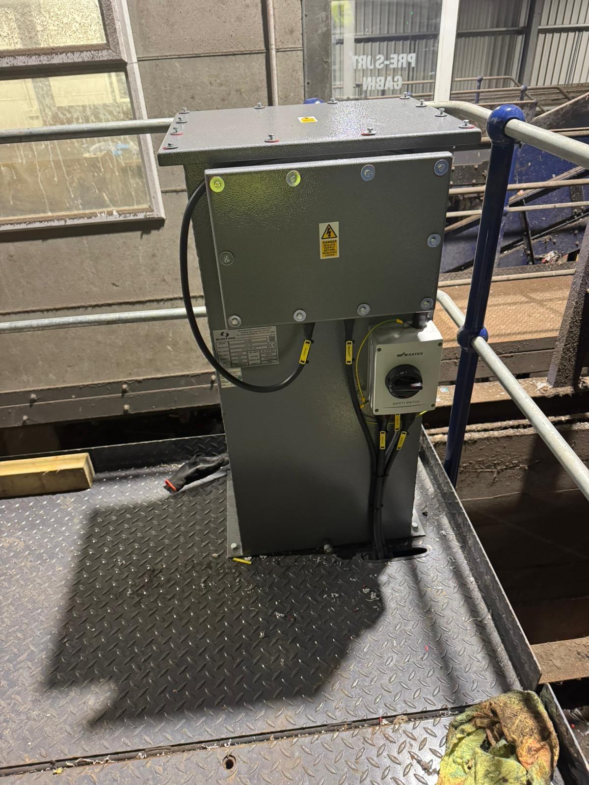 Magnet controller install